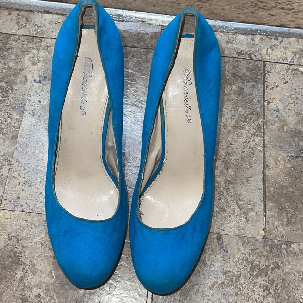 Turquoise Breckelle’s Heels 👠 - Picture 3 of 6